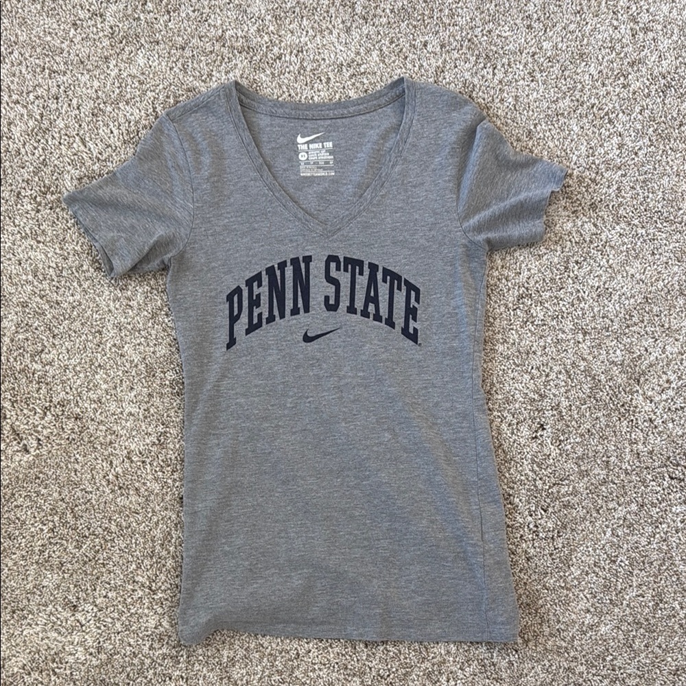 Penn State Women’s Fit Nike Gray V-Neck Tee size XS